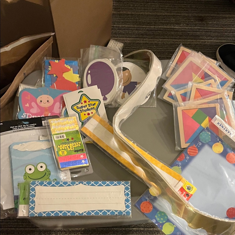 Vibrant Classroom Decoration Kit